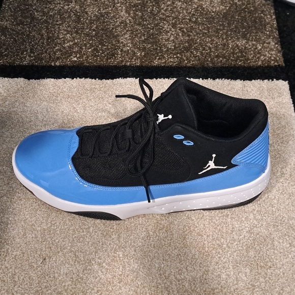 Crystal blue aura Jordan max's - Picture 2 of 5